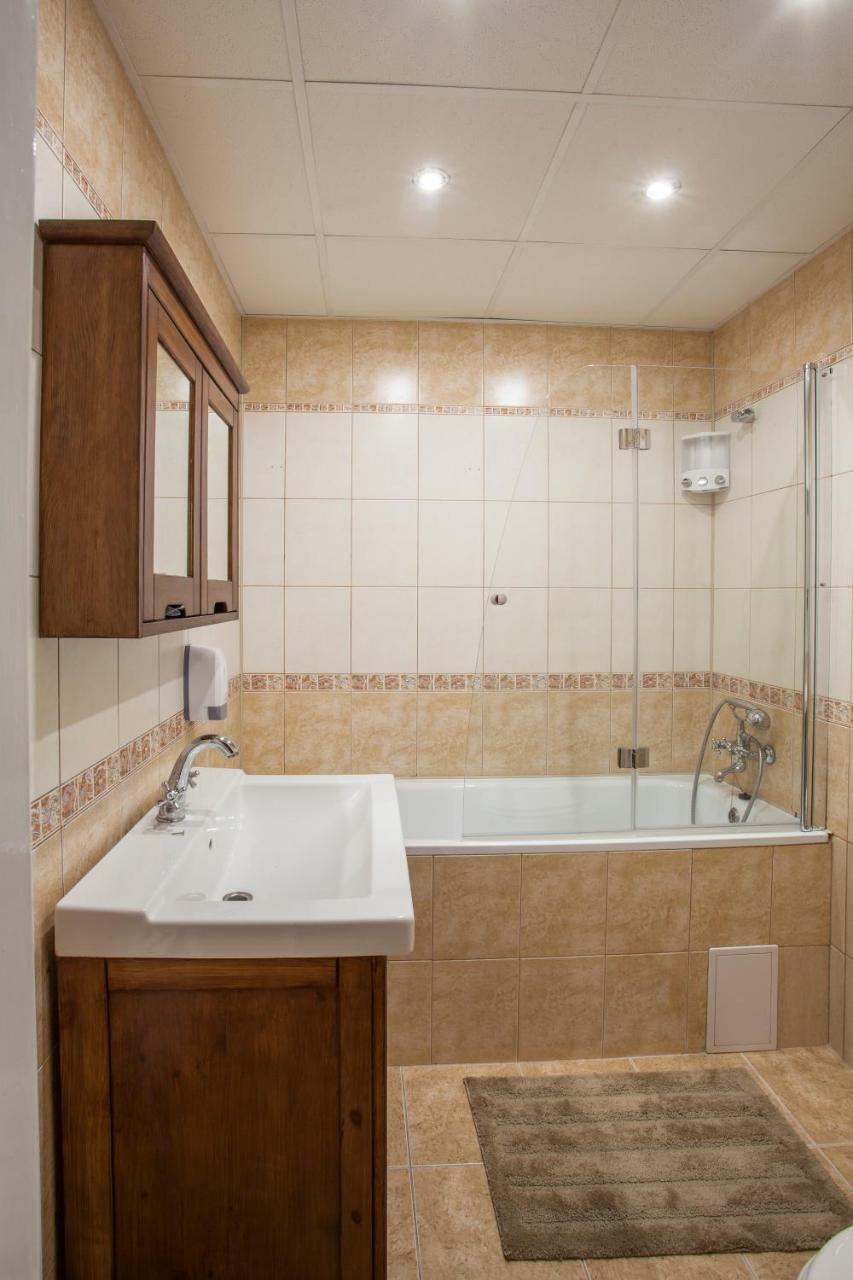 Air-Conditioned Apartment Sancova - Old Town Pozsony Kültér fotó